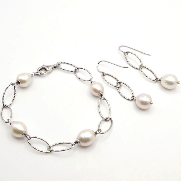 Imperial Genuine Cultured Pearls on Sterling Silver 925 Bracelet and Earring Set - Picture 1 of 10